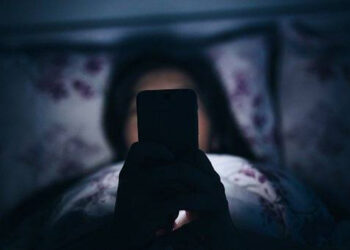 Covid ed effetto lockdown per ragazzi: di notte sul web come vampiri