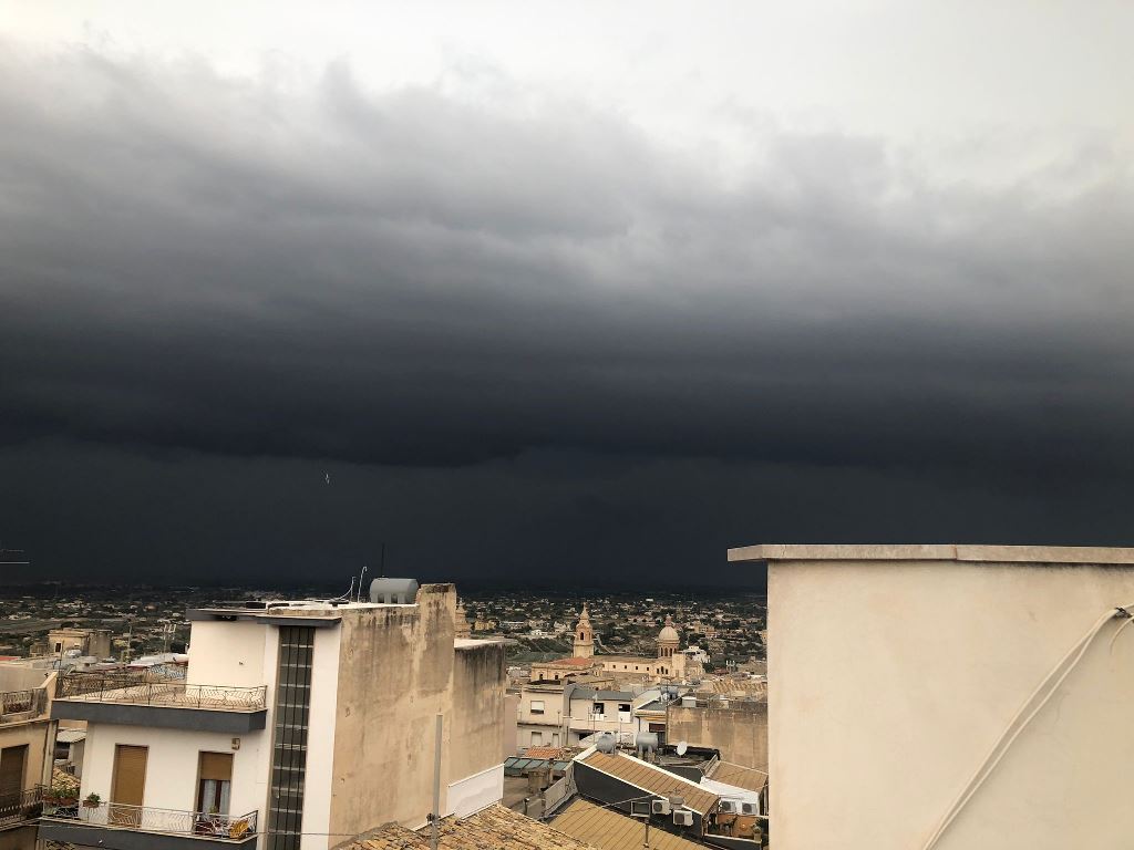 Maltempo Ragusa, tromba d'aria tra Comiso e Vittoria