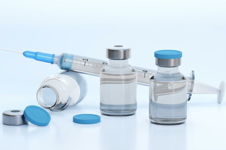 Vaccino anti-influenzale e vaccino Covid insieme: al via campagna contro influenza