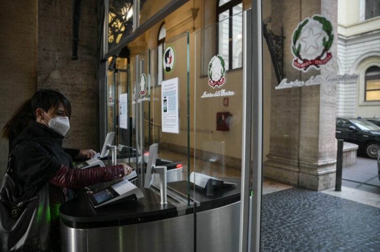 Nel 2020 lavoratori pubblici in crescita