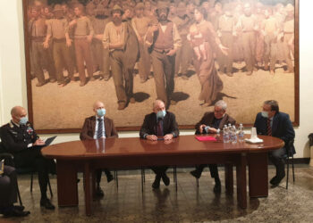 Rapina in banca in pieno centro a Vittoria. Il Prefetto in città