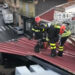 vigili del fuoco riparano tetto a comiso dopo il tornado