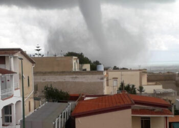 Maltempo in Sicilia, paura per un tromba d'aria nel trapanese: è impressionante