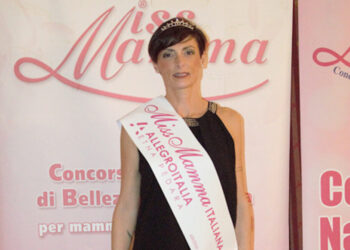 Miss Mamma Italiana a Pedara: premiata una mamma di Ragusa