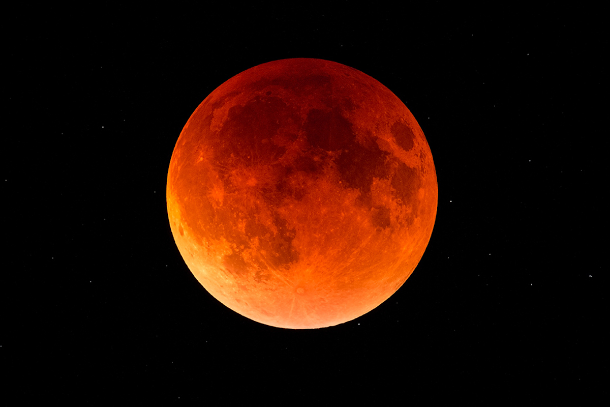 A novembre l'eclissi lunare più lunga degli ultimi 100 anno: ecco quando