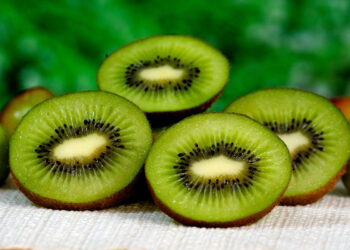 Come dimagrire bene e in salute a novembre mangiando kiwi: menù