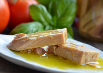 Dieta del tonno e riso: lo schema per perdere 2 kg in 3 giorni