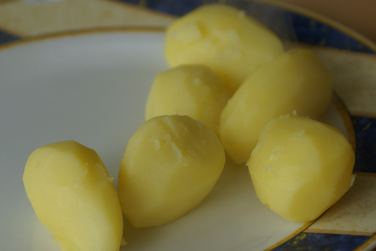 Patate lesse e yogurt: ecco la dieta lampo per dimagrire 5 kg in 3 giorni