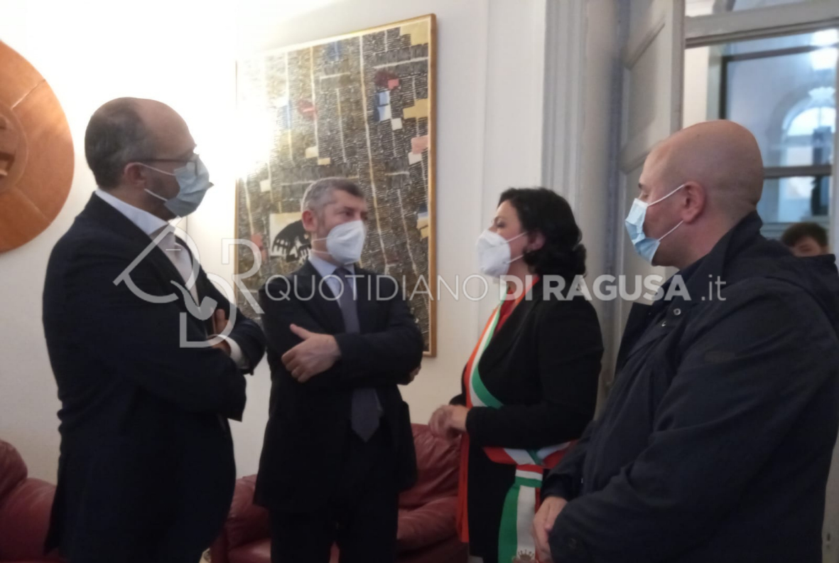 Il sottosegretario Ivan Scalfarotto a Comiso: sono qui per la vostra sindaca VIDEO