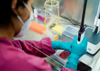 Variante Omicron, moglie e figli paziente zero positivi