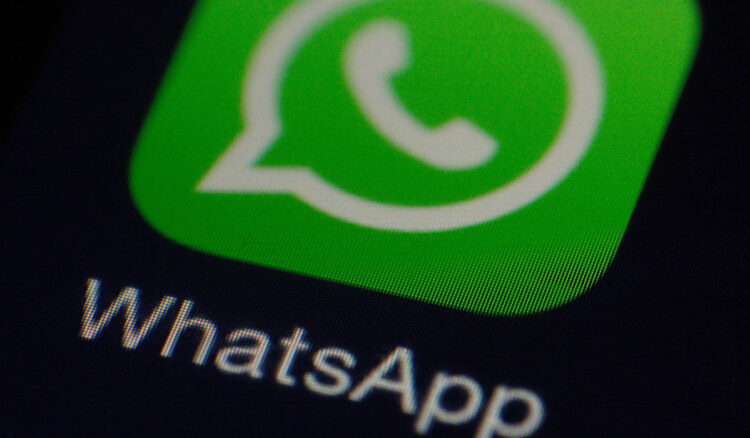 WhatsApp bloccato per aggiornamento: cosa fare