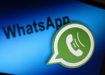 WhatsApp: il trucco per scrivere un messaggio senza usare le mani