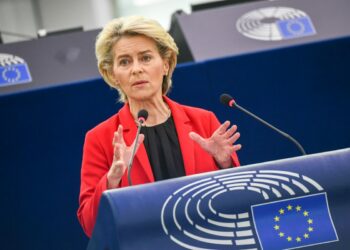 Vaccino, Von der Leyen “Dosi per i bambini disponibili dal 13 dicembre”