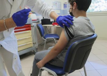 Covid, da Aifa via libera a vaccinazione per fascia 5-11 anni