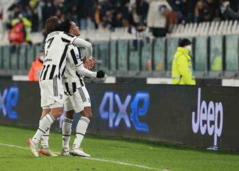 Cuadrado-Dybala, la Juve supera il Genoa 2-0