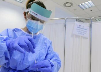 Covid, 12.527 nuovi casi e 79 decessi