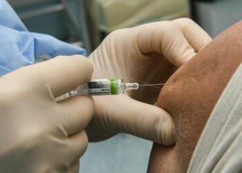 Raggiunto il picco di vaccinazioni, 619 mila in un giorno