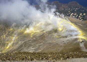 Allerta Vulcano, Musumeci chiede lo stato di emergenza nazionale