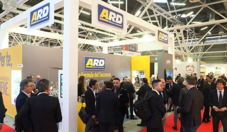 Ard Discount sarà presente alla 18esima edizione della fiera marca a bologna. e ci sarà anche il brand ambassador Nino Frassica