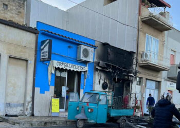 Attentato incendiario in un bar di Comiso