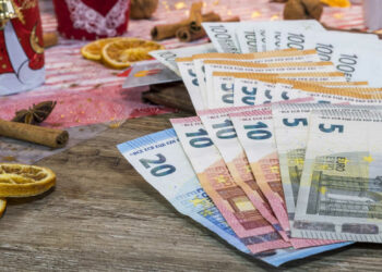 Bonus Natale fino a 1.400 euro a famiglia: a chi tocca e come funziona