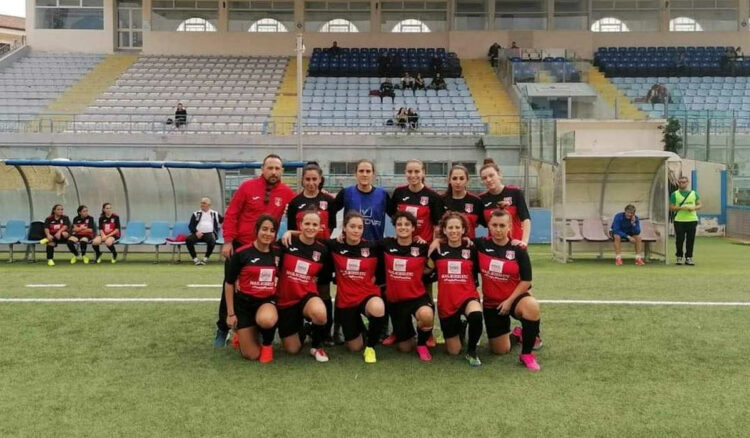 Calcio: a Scicli la squadra femminile Cremisi