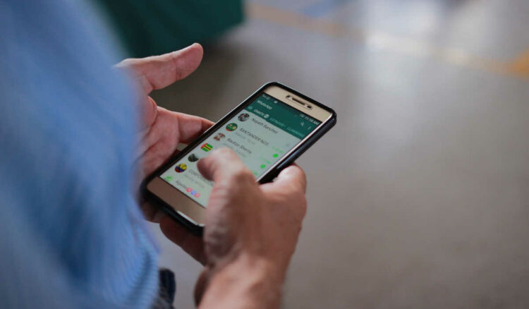 Come usare WhatsApp senza farsi vedere