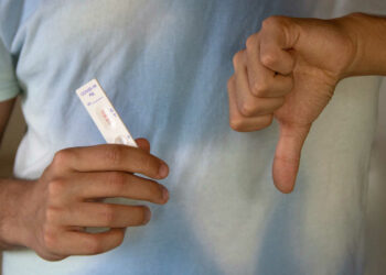 Contatto con positivo, nuove regole per quarantena