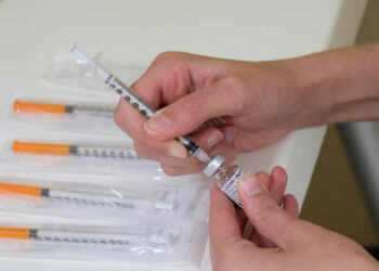 Covid Belgio, si vaccina 8 volte per falso green pass: arrestato