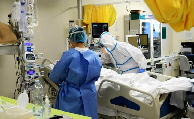 Covid Ragusa, 723 positivi: morta una donna