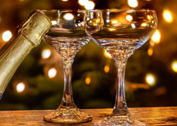 Covid, da domani altre Regioni in zona gialla: cosa si può fare e cosa no per Capodanno 2022