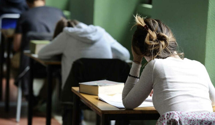 Esame maturità 2022, bozza: si torna allo scritto di italiano