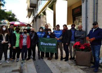 Fare Verde Vittoria: stelle di Natale in via Cavour