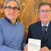 Giuseppe raffa dona copie libro al Comune di Vittoria