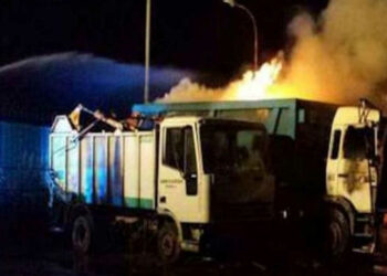 Gurrieri: Vittoria come il Far West, un camion della raccolta dei rifiuti, la Roma Costruzioni srl, è stato dato alle fiamme, a Vittoria