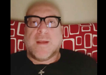 Mario Biondi positivo al Covid su facebook: sono segregato nella mia camera