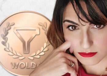 Martina Ficicchia sul podio del concorso Inrternazionale Wolda con un logo di Vittoria