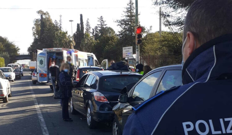 Maxi tamponamento a catena a Vittoria