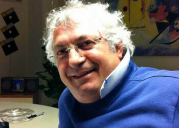 Maurizio Bellitteri, 60 anni, noto ristoratore di Marsala vicino alle posizioni no-vax, è morto oggi all'ospedale "Paolo Borsellino" di Marsala