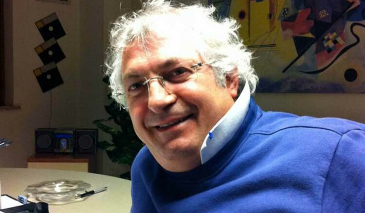 Maurizio Bellitteri, 60 anni, noto ristoratore di Marsala vicino alle posizioni no-vax, è morto oggi all'ospedale "Paolo Borsellino" di Marsala