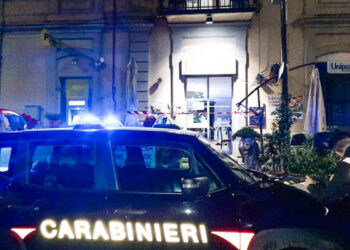 Noto, appiccato fuoco davanti Caserma dei Carabinieri