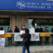 Nuova protesta davanti alla Banca Agricola Popolare di Ragusa