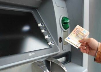 Prelievi al bancomat e pagamenti in contanti, nuore regole e nuovi limiti da 1 gennaio 2022