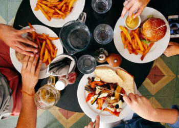 Proroga stato di emergenza e nuove restrizioni, viaggi, ristoranti e super green pass