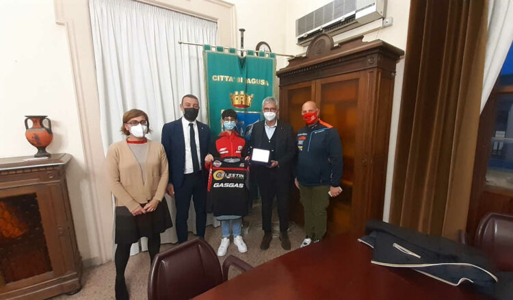 Ragusa, Salvatore Buttiglieri campione di motocross ricevuto dal sindaco