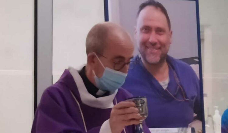 Ragusa, messa in suffragio di Saverio Armenia: infermiere morto per Covid