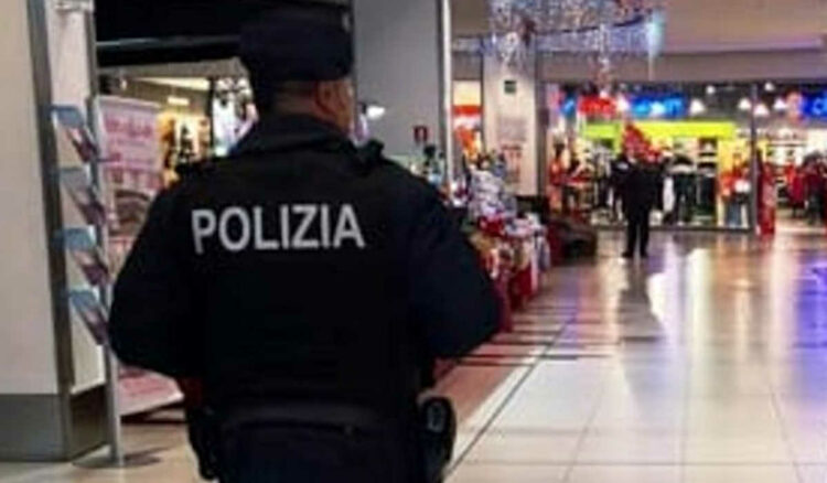 Ragusa, pregiudicati catanesi dediti ai furti nei centri commerciali: presi