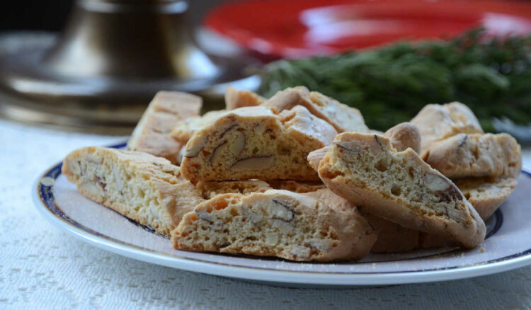 Christmas cookies recipe: how to prepare almond cantucci