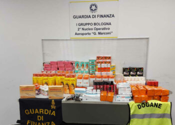 Sequestrati medicinali e cosmetici pericolosi per la salute all'aeroporto Marconi