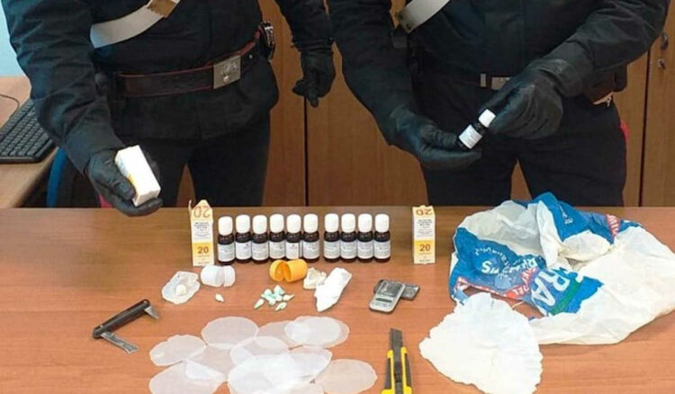 Spacciava droga nel garage: arrestato ispicese